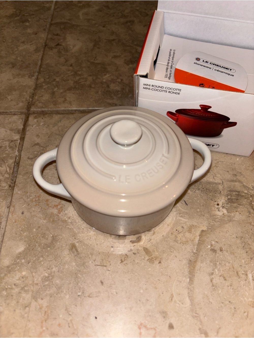 Le Creuset Stoneware Mini Round Cocotte in Off-White Meringue NIB - Picture 2 of 9